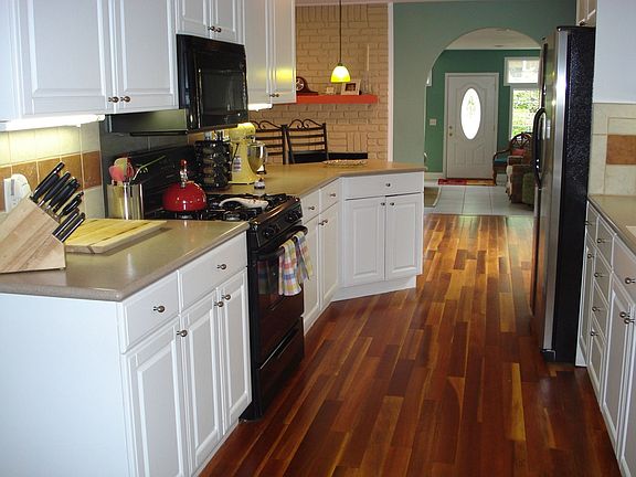 Beautiful Kitchen with open island