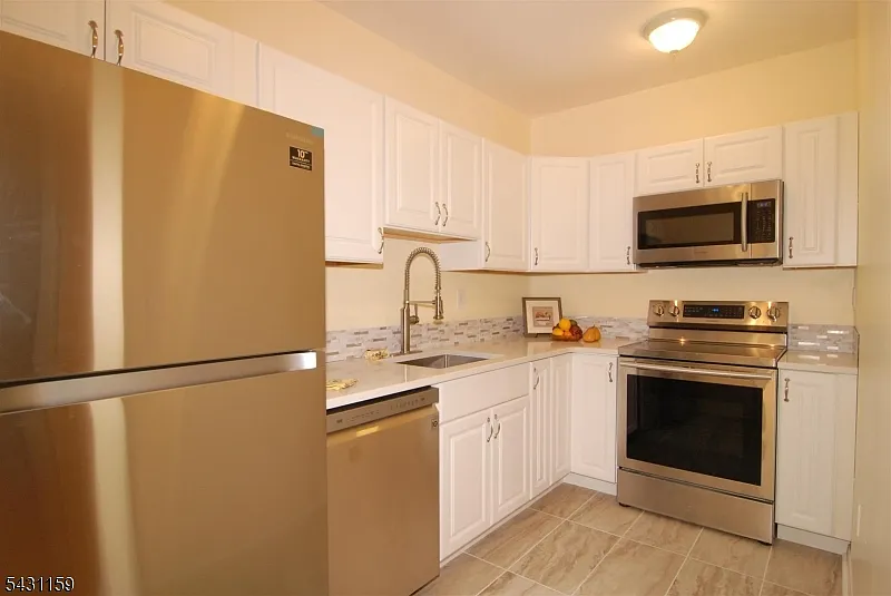 1 bed, 1.0 bath, $1,895 — Photo 2