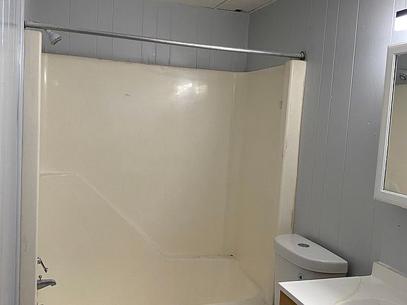 2nd image of 819 McFarland St #15