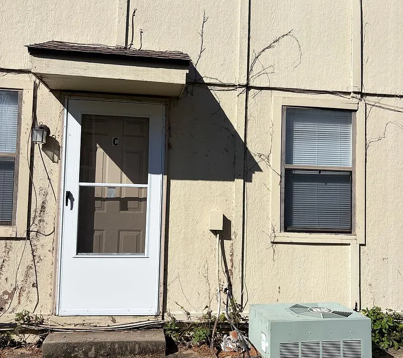 8707 NW 82nd Ter