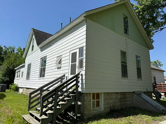 406 W Sycamore St #A — Photo 15