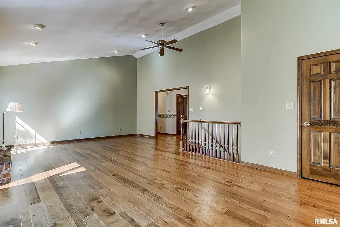 5 bed, 3.5 bath, 3449 sqft, $3,000 — Photo 3