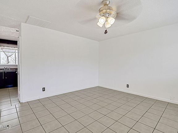4th image of 10350 Kellogg St