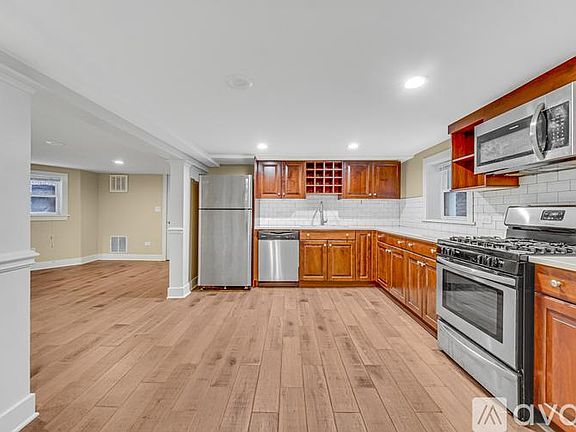 5th image of 4932 N Mozart St APT G