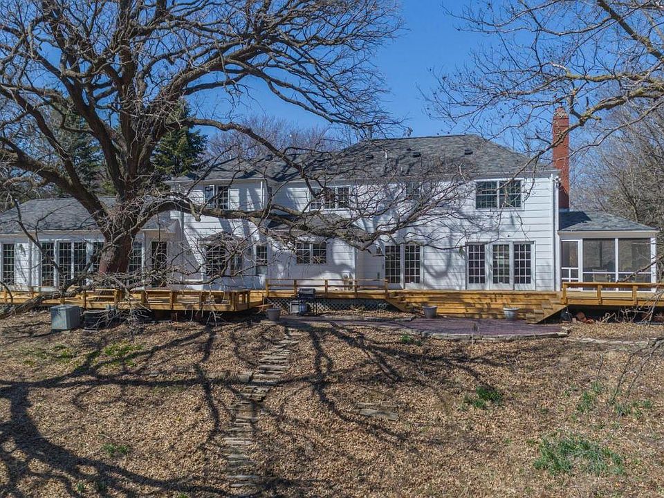 2nd image of 2936 Ross Rd