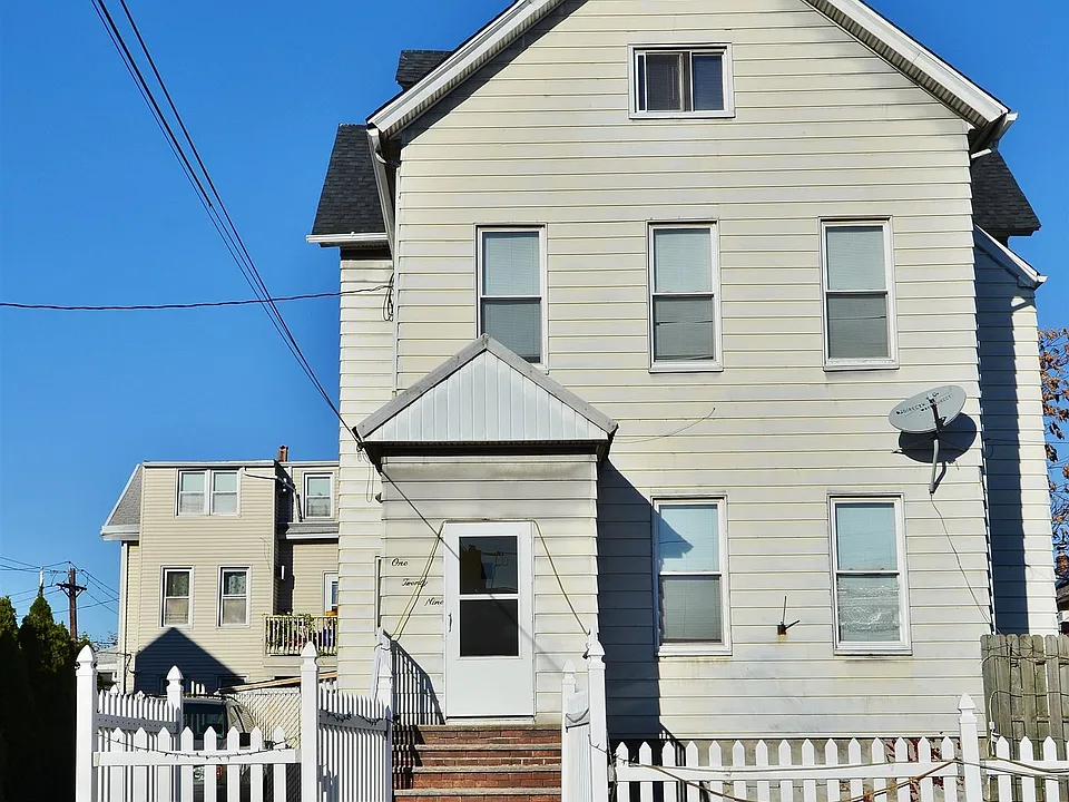 127-129 W 3rd St #2