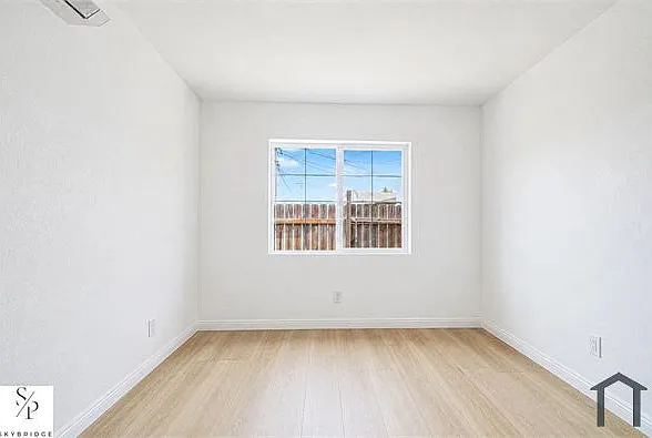 1428 W 59th St #3-4 — Photo 14