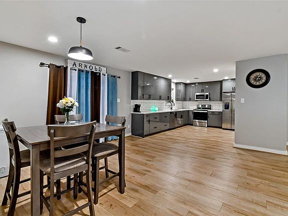 3rd image of 13370 Capital Dr