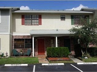 10431 NW 6th St, Pembroke Pines, FL 33026