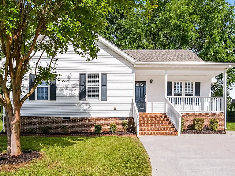 500 Jaffiley Ct — Photo 1