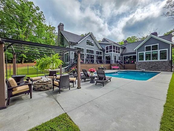 2nd image of 14 Allatoona Estates Dr SE