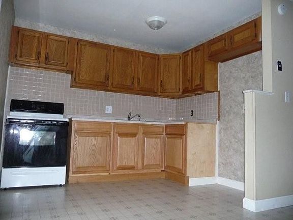 4th image of 1614 Ash Pl