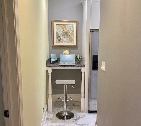 5th image of 6040 N Kenmore Ave #1