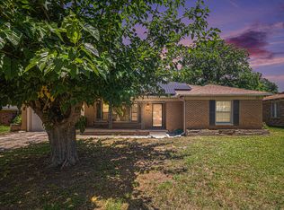 2305 Nottingham Blvd, Fort Worth, TX 76112