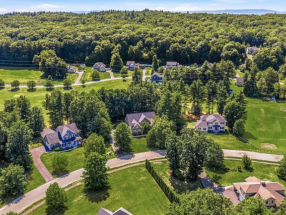 5th image of 17 Bissonnette Cir