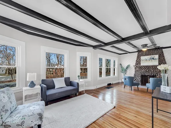 9 Plateau Ave, West Springfield, MA 01089
