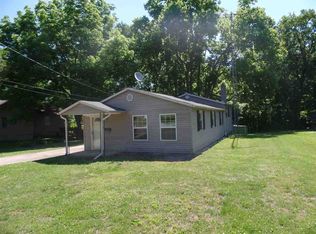 1213 S Seminary St, Bloomfield, IN 47424