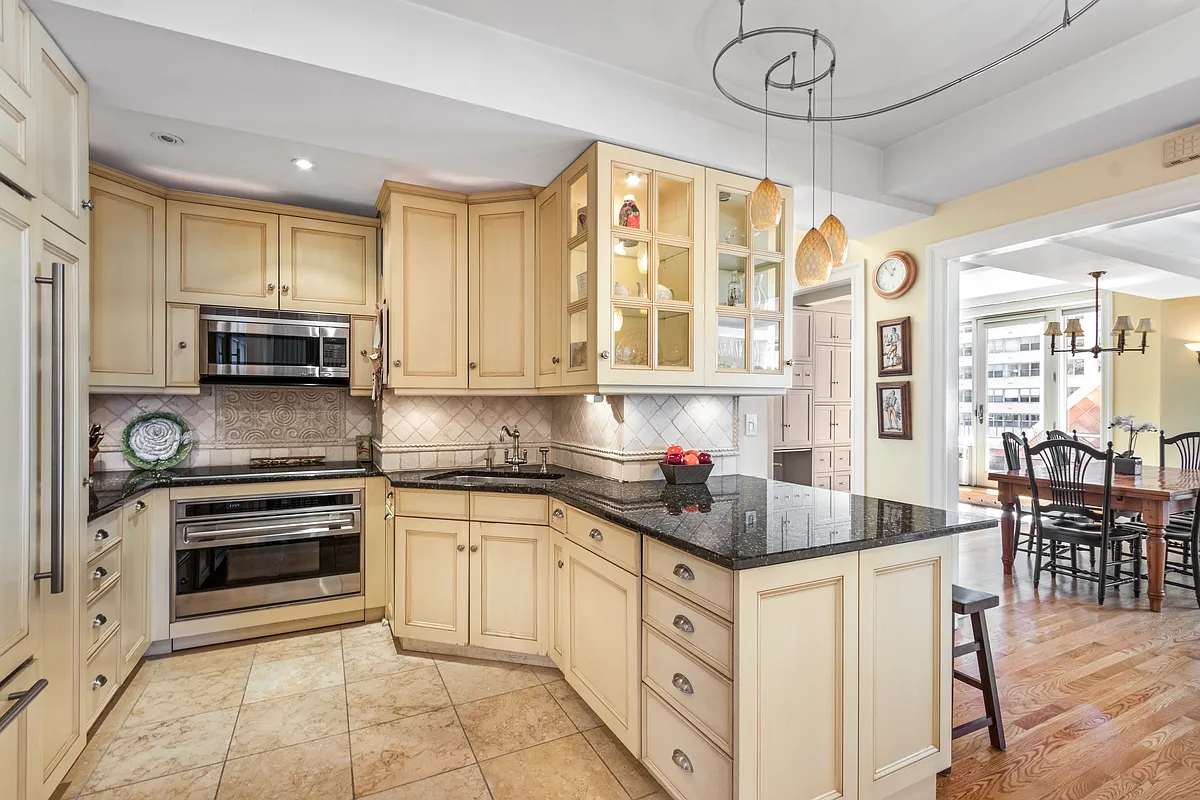 23 West 73rd St Unit 1107  