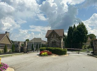 2479 Peace Point Trl, Hoschton, GA 30548