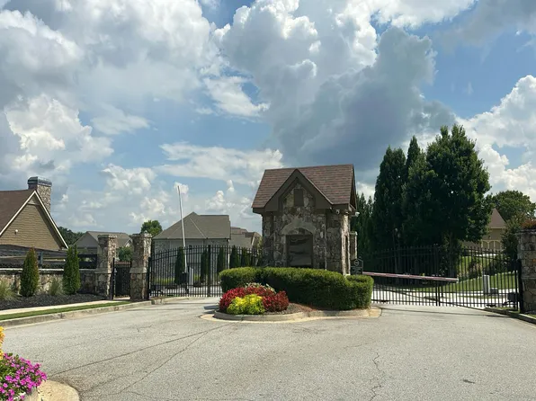 2479 Peace Point Trl, Hoschton, GA 30548