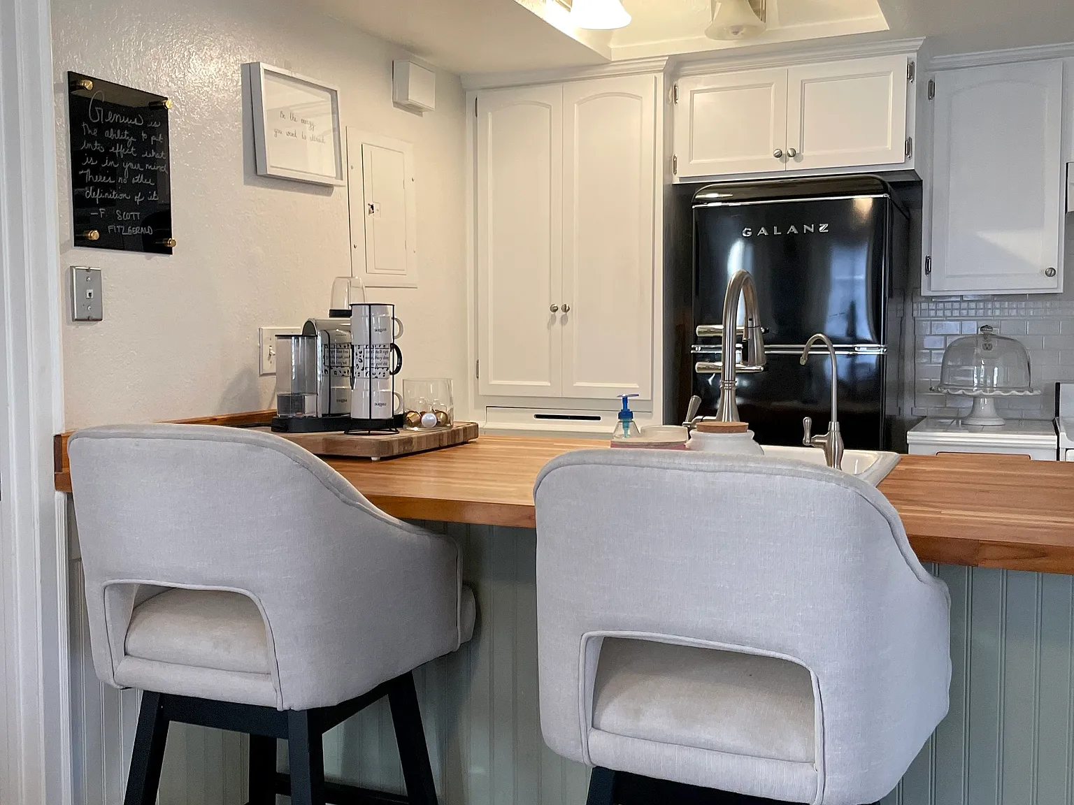 2 bed, 700 sqft, $3,000 — Photo 2