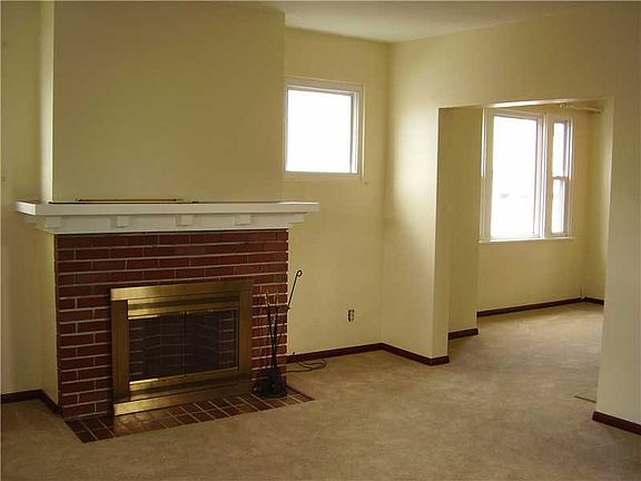 2nd image of 643 Dewey Ave