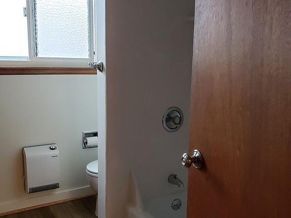 3rd image of 6327 23rd Ave NE APT 11