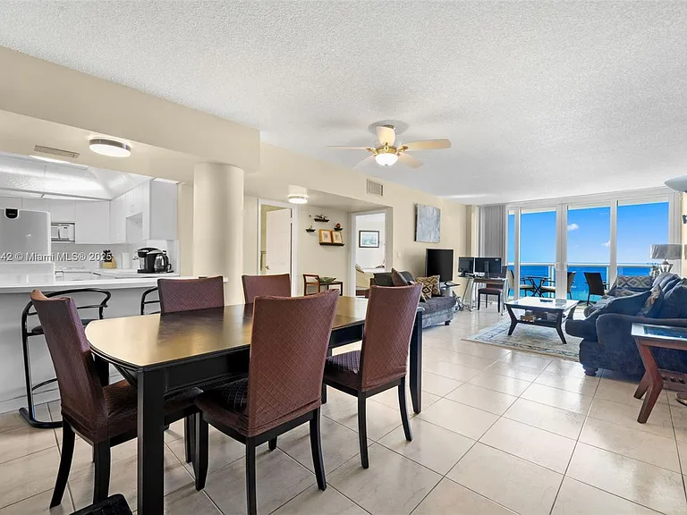 3725 S Ocean Dr #1110 — Photo 4