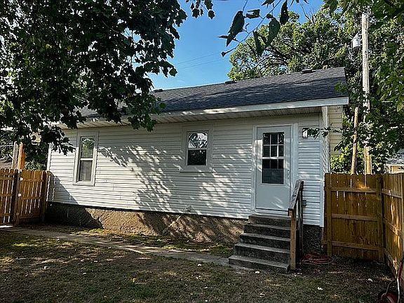 5th image of 215 S Jefferson St