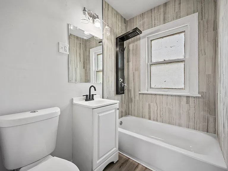 3338 E 137th St #3338 — Photo 3