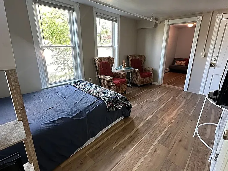 203 Pleasant St — Photo 12