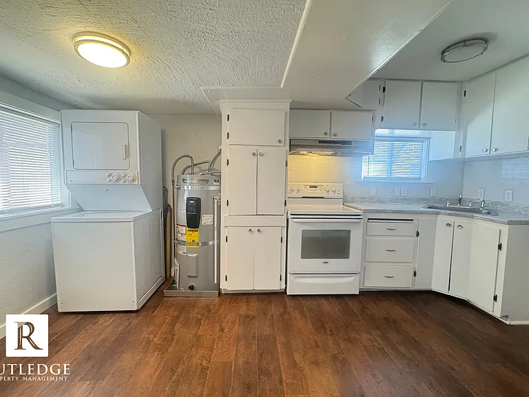 745 Dakota Ave — Photo 7