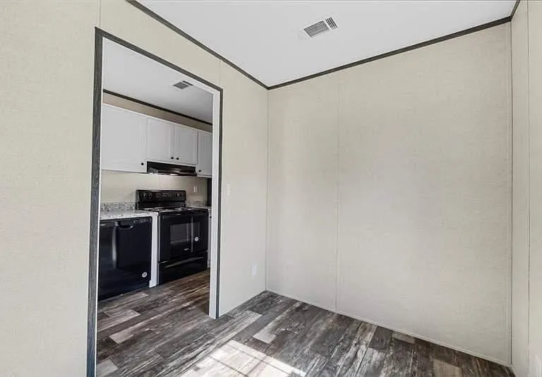 125 Southland Ct #125 — Photo 4