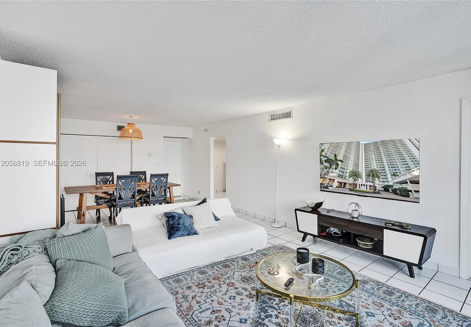 Arlen House East Condo — Photo 3