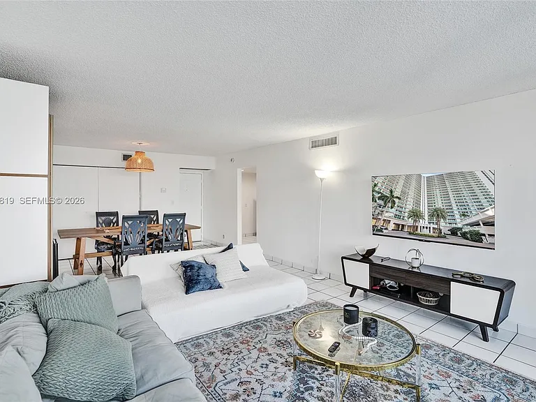 100 Bayview Dr #401 — Photo 3