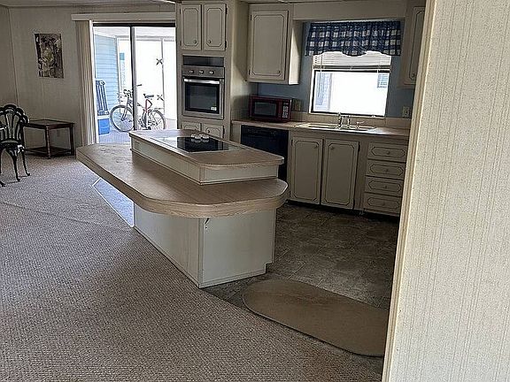 3rd image of 2066 E Lakeview Dr