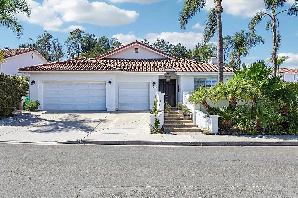 4 bed, 2.5 bath, 2745 sqft, $5,495 — Photo 1
