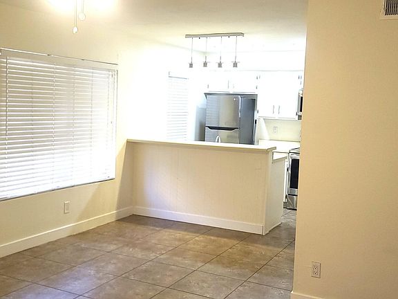 4th image of 1432 W EMERALD Avenue #29