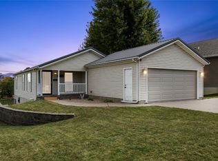 2111 K St SW, Cedar Rapids, IA 52404