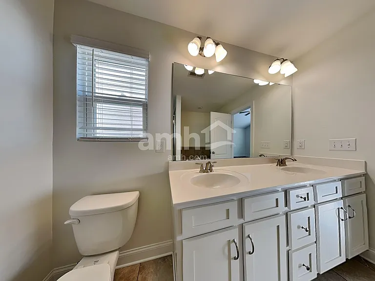 515 McMillan Ln — Photo 13