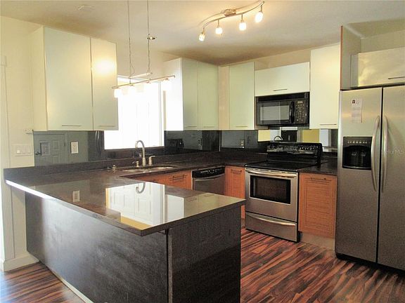 4th image of 10345 Carrollwood Ln #131