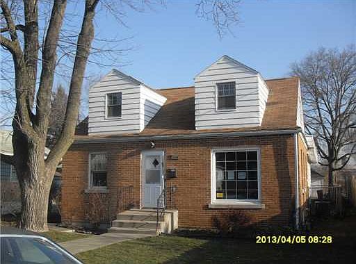 1st image of 324 E 10th St