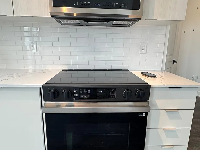 2075 Lakeshore Rd #1302 — Photo 8