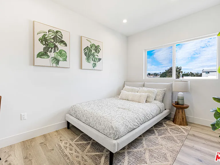 222 N Coronado St #222 — Photo 6
