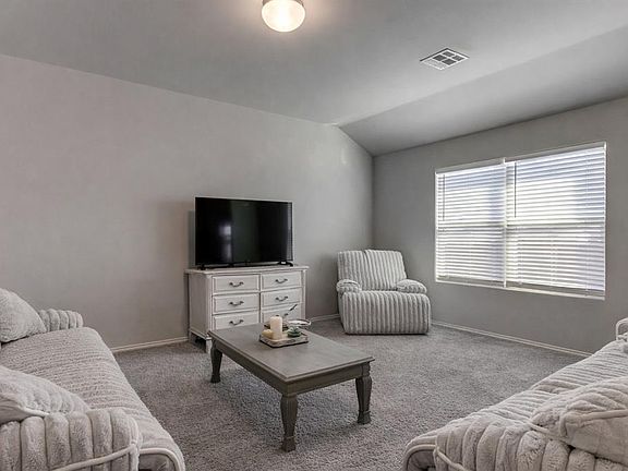 2nd image of 3015 Brooke Rd