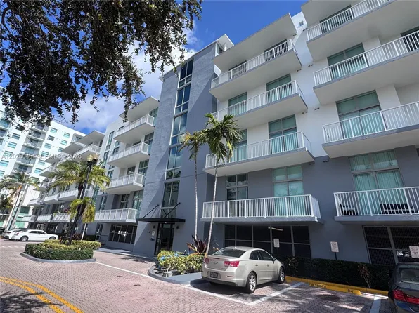 2100 Van Buren St APT 210, Hollywood, FL 33020