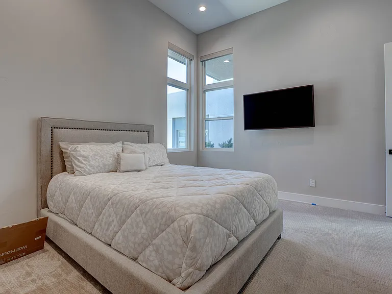 10949 Rossa Peak Ave — Photo 56