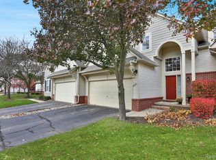 38238 Remington Park, Farmington, MI