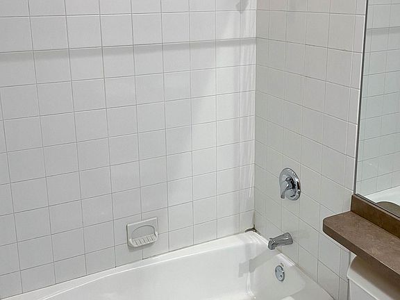 5th image of 2712 N Wayne Ave #2714-2