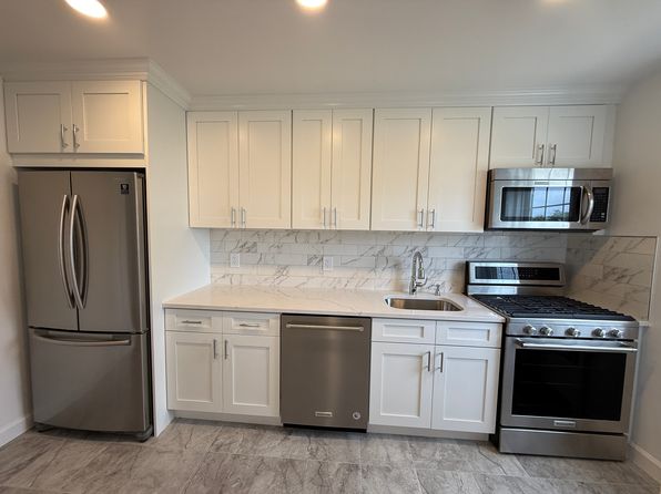 13A W Roselle Ave